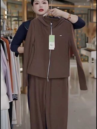 #潮流服装 #分享今日穿搭 #品牌折扣 #显瘦显年轻