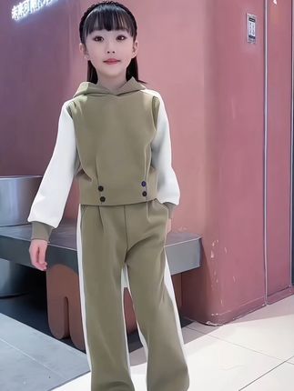 #上热门 #女童套装 #萌娃穿搭 #潮童必备 #谁穿谁好看