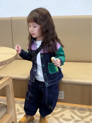 你问我全职带娃是为了什么 为了她干净整洁的衣服 为了她白嫩干净的脸庞 为了她一日三餐能吃上可口的饭菜 为了她到点有人去接她放学 为了她天冷能加衣天热有防晒 为了满足她一切的成长需求 如果你说这些谁都能做 那我也不愿意跟你辩解 懂得自然懂#全职宝妈#萌娃穿搭#齐齐熊