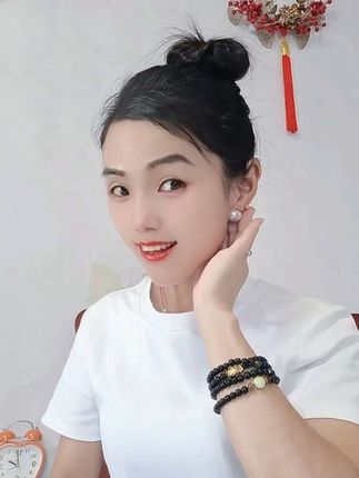 耳饰选的好,气质少不了!这款珠珠耳钉气质优雅简约时尚,高级感满满。爱美的姐妹赶快试试吧。#耳钉#气质耳钉#耳饰#优雅气质 @DOU+小助手