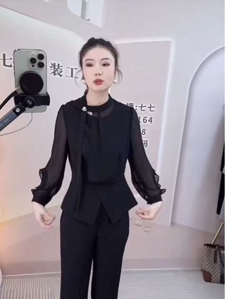 #高级感穿搭 #穿出你的时尚你的感觉 #穿出不一样的风格 #显高显瘦穿搭 #气质套装穿搭 @巨量千川 @DOU+小助手 @上热门🔥🔥🔥