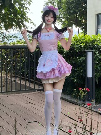 一开始觉得难听 后来看多了发现有点上头 慢慢的心里竟生出了别样的滋味 #超甜小厨娘变装挑战 #哑巴新娘  #超萌 #boyboyboybee #唱跳