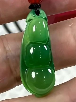 【近期推荐】平安四季豆吊坠项链秀气百搭寓意好居家旅行送礼必备 #平安四季豆吊坠项链#秀气百搭寓意好吊坠挂件#居家旅行送礼必备#四季豆吊坠项链 #吊坠项链 @DOU+小助手
