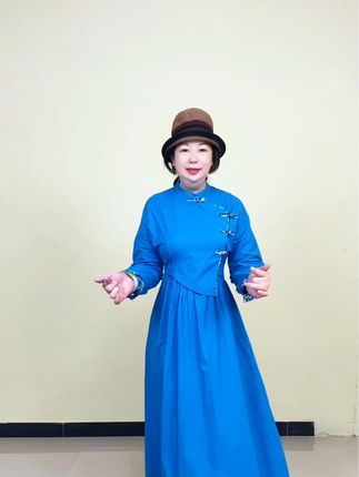 迷人的女人,源于自信,做自己,穿喜欢的衣服,瘦的气质胖的精致#改良旗袍 #国风古韵 #秋季新品 #显瘦穿搭 #美出高级感 @抖音小助手 @DOU+小助手