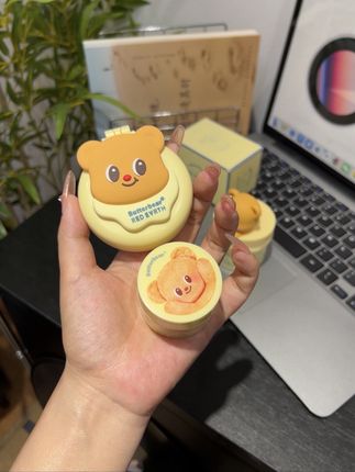 啊啊啊!红地球贴贴霜也太好用了吧!上出来的底妆自然巨服帖!这么可爱的黄油小熊包装谁能拒绝啊!冲 #红地球贴贴霜 #底妆 #无限回购的宝藏单品
