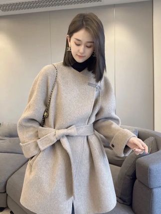 #简约大气 #气质风衣穿搭 #外套穿搭 #高级感穿搭 #超好看 当你爱上品质,真的很难再喜欢廉价。
