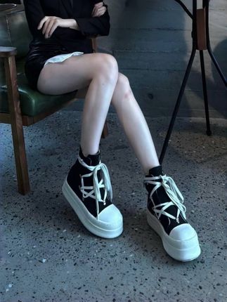 #时尚美鞋 #脚宽脚胖都可以 #高级感穿搭 #百搭鞋子 #轻奢女鞋