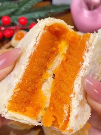 一分皮九分馅的#黄庄月饼 饼皮酥到掉渣!#这也太好吃了 #月饼 #无限回购的宝藏单品 #精神状态belike