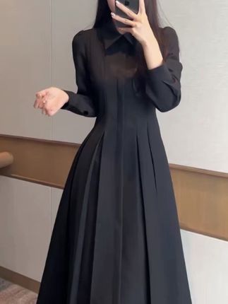 2025年秋冬新款polo领简约百搭显瘦设计减龄连衣裙气质小黑裙#女装 #今日穿搭 #高级感穿搭