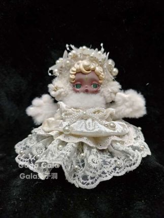 这哪里是睡魔,这分明就是困了的小天使呀😆😆昨晚有姊妹跟我说抽到了个雷娃困困睡魔,这哪里雷呀,很高级很有质感嘛😍😍#泡泡玛特 #不眠剧场 #困困睡魔 #娃衣 #娃圈