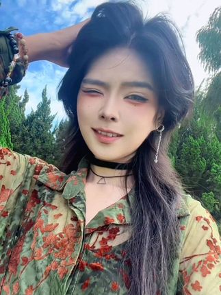 一整天都在教室待着 可惜了这晴空万里的好天气 #反差 #歌曲熄灭 #大学 #校园 #大学老师