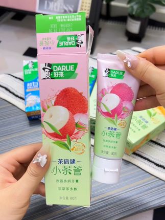 本来也不想买的,可是黑人小茶管牙膏大羊毛呀!新品玫瑰荔枝味和芝士绿茶味真的好好闻#口气清新 #好来小茶馆牙膏 #巨巨巨巨超值 #牙膏推荐