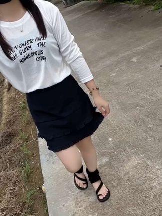 时间就象个筛子,不停过滤着你身边的人,只有相处的时间久了,经历的事情多了,你才知道,哪些人可以留在生命里,哪些人会渐行渐远,生命可贵,请珍惜筛子上面永远掉不下去的人.….#穿搭 #穿搭是为了取悦自己 #好穿又好搭 #辣妹穿搭 #好穿不累脚