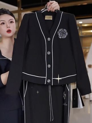 2025秋季新款长袖运动休闲套装女士时尚宽松烫钻潮流【TZ021】#休闲套装#高奢女装 #轻奢套装#初秋新款#新款上新