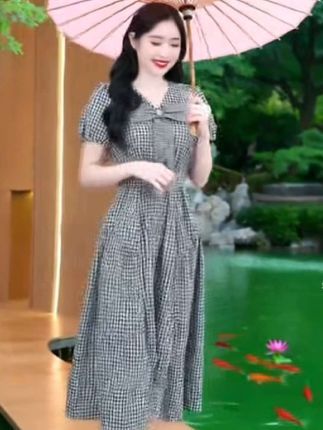 拉夏贝尔女夏法式高级感格子连衣裙!#夏季穿搭 #夏天该有的样子 #连衣裙 #时尚穿搭 #美出高级感