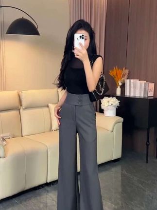 2025早秋新款高腰显瘦休闲百搭三扣微喇阔腿裤 ##高级感穿搭 #显高显瘦显腿长 #气质穿搭 #显瘦穿搭 #通勤搭配 @抖加🔥上热门🔥dou+🔥热点宝 @Dou+流量推送