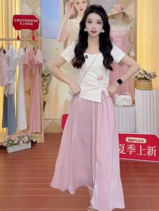 IEF/爱依服两件套2025夏季新款高级温柔淑女显瘦上下套裙流光风 #夏季穿搭#温柔风穿搭 #显瘦穿搭 #爱依服#谁穿谁好看