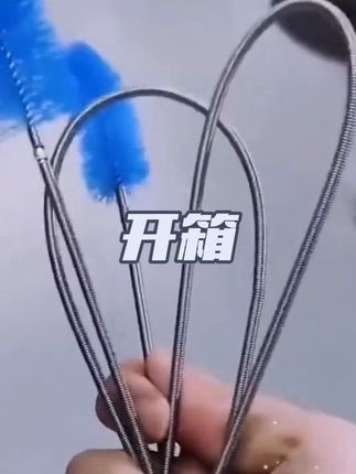 鱼缸管件直接用这个弹簧水管刷往里捅几下,脏东西就轻松被带出来 #鱼缸过滤 #鱼缸里的大自然 #水管清洁刷 #鱼缸清洁刷 #热门图片来了