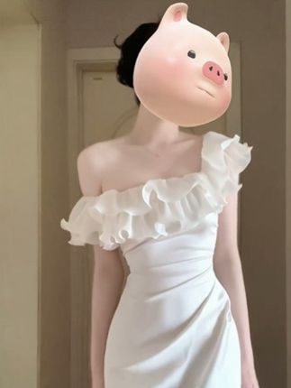 设计感连衣裙2025夏季新款法式气质露肩修身显瘦荷叶边中长款裙子#高级感穿搭 #优雅气质 #温柔风穿搭 #精致穿搭 #甜美穿搭