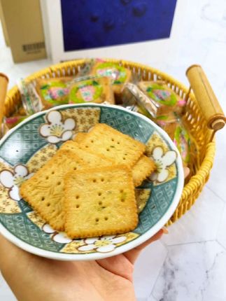 这家香葱鸡片饼干,还是小时候那个味道,家里的大人小孩都好吃这口,趁活动还在抓紧冲!#好吃到停不下来 #追剧小零食#解馋#零食推荐