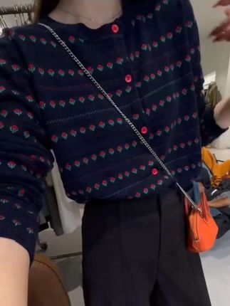 #针织毛衣 #谁穿谁好看 #气质这一块拿捏死死的 #温柔风穿搭 #洋气穿搭