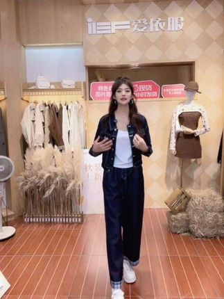 IEF/爱依服2025秋季新款牛仔两件套洋气减龄显瘦遮肉套装流光风#女装 #甜妹 #穿搭 @抖加🔥上热门🔥dou+🔥热点宝 @🌈DOU🔥上热门