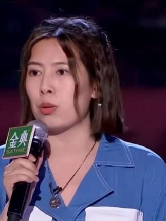 大女主的来时路!!#唐香玉 #脱口秀 #脱口秀搞笑视频 #唐香玉专场 #脱口秀互动