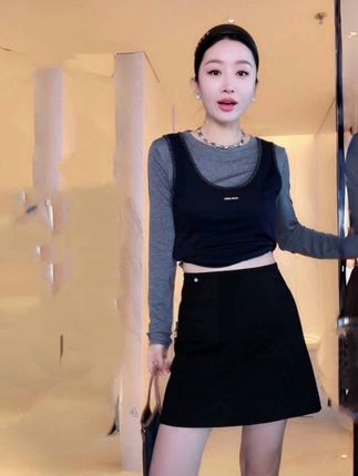 百搭休闲包臀半身裙#洋气减龄 #高级感穿搭 #半身裙