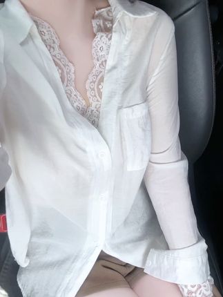 是好温柔好美的蕾丝衬衫,单穿搭西装风衣都好好看,太爱了#蕾丝衬衫 #气质范 #温柔风穿搭