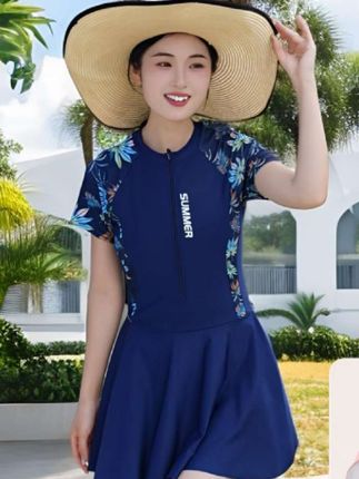 #dou上热门 好看禁欲系新款女士大码运动保守泳衣显瘦遮肉速干防晒泳衣UPF50+#夏季泳衣 #比基尼 #遮阳防晒 #运动泳衣