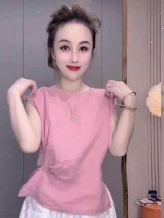 #时尚气质穿搭 #谁穿谁漂亮 #减龄气质 #穿出自信穿出美丽 #夏季穿搭