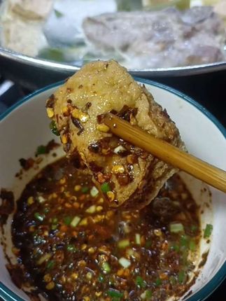 #地方特色美食 #该吃吃该喝喝不能亏待自己 #柴火糊辣椒面 #灵魂蘸料 #我要上热门🔥 @