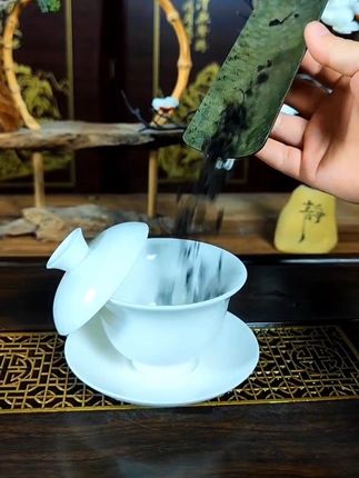 羊脂玉瓷三才盖碗,泡茶不烫手,盖子悬停旋转随心转,茶友必备!#羊脂玉瓷盖碗 #防烫盖碗 #悬停盖碗 #羊脂玉瓷茶具 #白瓷盖碗