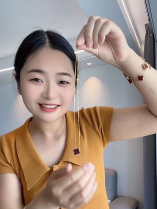夏天不想脖子空空的,就带四叶草项链,真的太好看了吧#时尚饰品 #强烈推荐 #四叶草