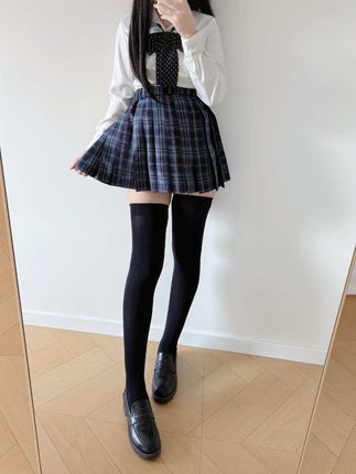 就喜欢你看不惯我 又干不掉我的样子 #今日穿搭 #jk日常 #jk格裙 #学院风穿搭 #jk制服女孩