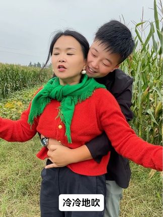 一个人喝醉,一个人掉眼泪,多想能有 一个人来陪#这辈子我不是你的唯一