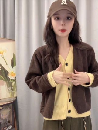 撞色短款针织开衫女外套秋季新款设计感修身显瘦长袖假两件毛衣潮 #小众设计感 #时尚洋气 #针织开衫 #遮肉显瘦 #穿出你的时尚你的感觉
