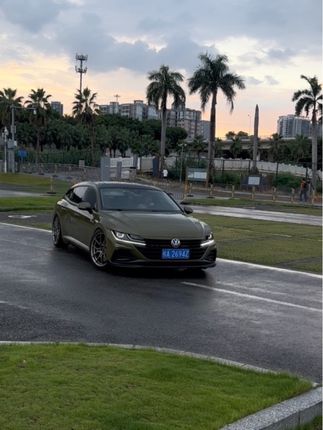 丑帅丑帅的颜色!下一次又该帖什么颜色呢?#改色膜 #旅行车 #新鲜感