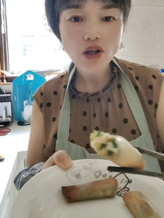 鹿有有春卷。巨巨好吃。皮脆肉香。好物分享。