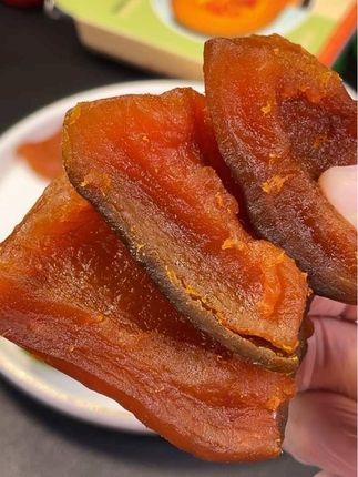 这个#薯百万 #贝贝南瓜干 我这个月回购三次了,它是真心的好吃啊!粉糯清甜~打开就闻到了南瓜的清香~真心建议你们试试!#强烈推荐 #粗粮主食 #解馋