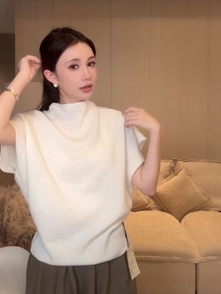 Yinkoo「矜贵静奢」100%绵羊毛无缝一体斗篷款百搭圆领针织女上衣#女装#秋冬新款#松弛感穿搭 #舒适穿搭