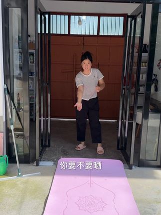 又到晒背的时候了,谁懂晒背的好处,给大家普及一下! #晒背 #高温天气 #记录我的农村生活 #三农耕耘计划#爆炸盐真是个好东西