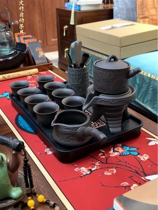 紫砂文竹自动茶具 #紫砂 文竹#自动茶具,器身浮雕纹理细腻有致,造型自带古朴雅韵。轻旋即出茶汤,省去传统泡茶的繁琐步骤,既能优雅泡茶,更能告别烫手烦恼~#高端茶器 #茶与生活 #器物之美