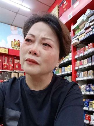 我们女人最亏欠的就是自己的父母,出门在外的人有空常回家看看,不要等失去了才知道珍惜#常回家看看我们年迈的父母