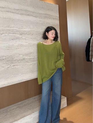 好显白!好慵懒!真的感觉太好了!#显高显瘦 #简约穿搭 #羊毛衫 #慵懒风穿搭 #减龄气质