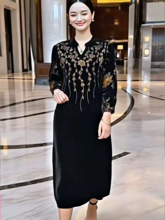 #时尚气质穿搭 #女装穿搭 #丝绒连衣裙
