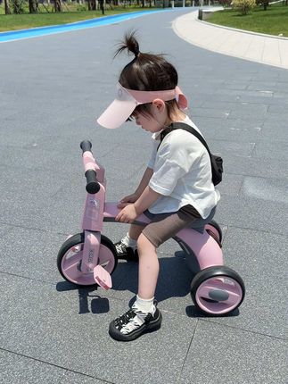 2岁5个月小孩姐的专属代步车,走哪骑哪也不吵着抱了,太省妈了!每天骑一骑消耗体力,睡觉吃饭都香了!#儿童三轮车#萌娃骑车#儿童运动#遛娃神器 #童车玩具