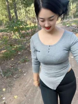 希望你能爱我到地老到天荒,希望你能陪我到海角到天边!歌词真好!
