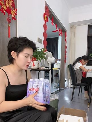 348ml百岁山,回甘回甜水质好,我已经把家里和店里招待客人的水全部换成它了!#有点上头 #百岁山