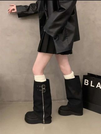 #长筒靴 #靴子 #时尚街拍穿搭 #日常街拍 #靴子